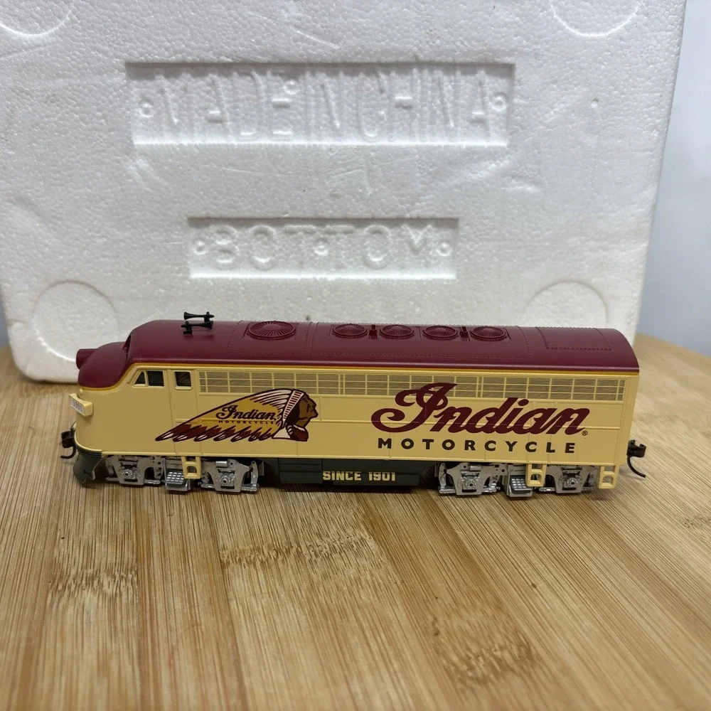 Hawthorne Village Indian Motorcycle Express Diesel Locomotive Train Car HO NEW